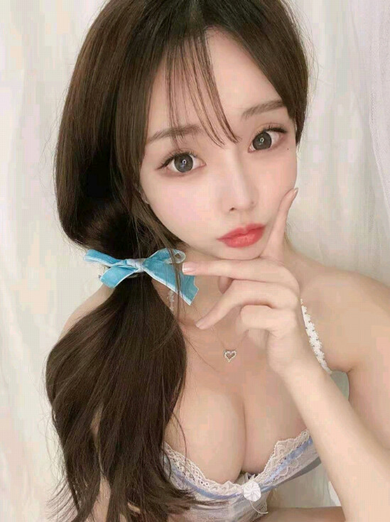 一家私密场子，昨天刚体验的嫩女简直是粉嫩多汁啊